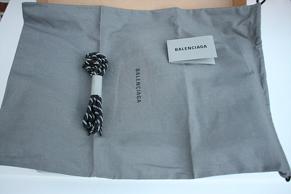 Balenciaga 발렌시아가 트리플S 스니커즈 화이트 단1회착용 신동급 상품이미지8