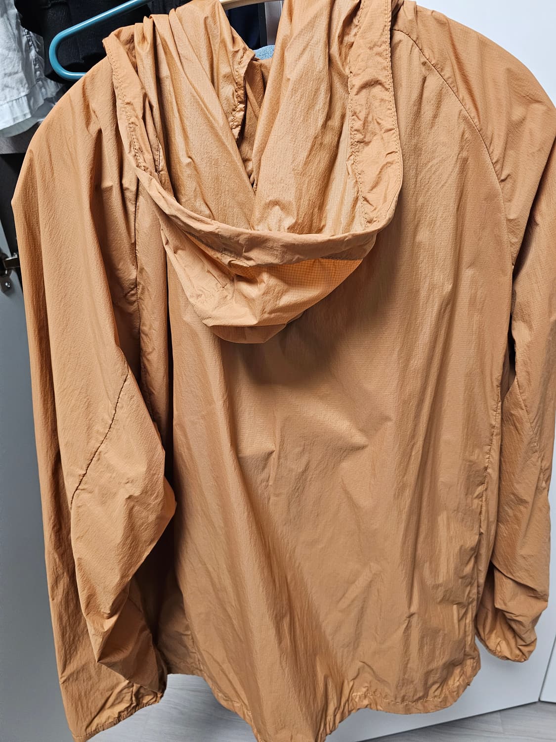 스파오 브라운섹 바람막이 상품이미지4