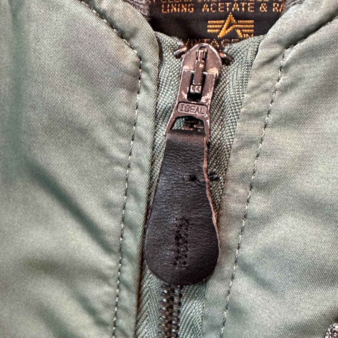 알파 인더스트리 L-2B  봄버 자켓 상품이미지3