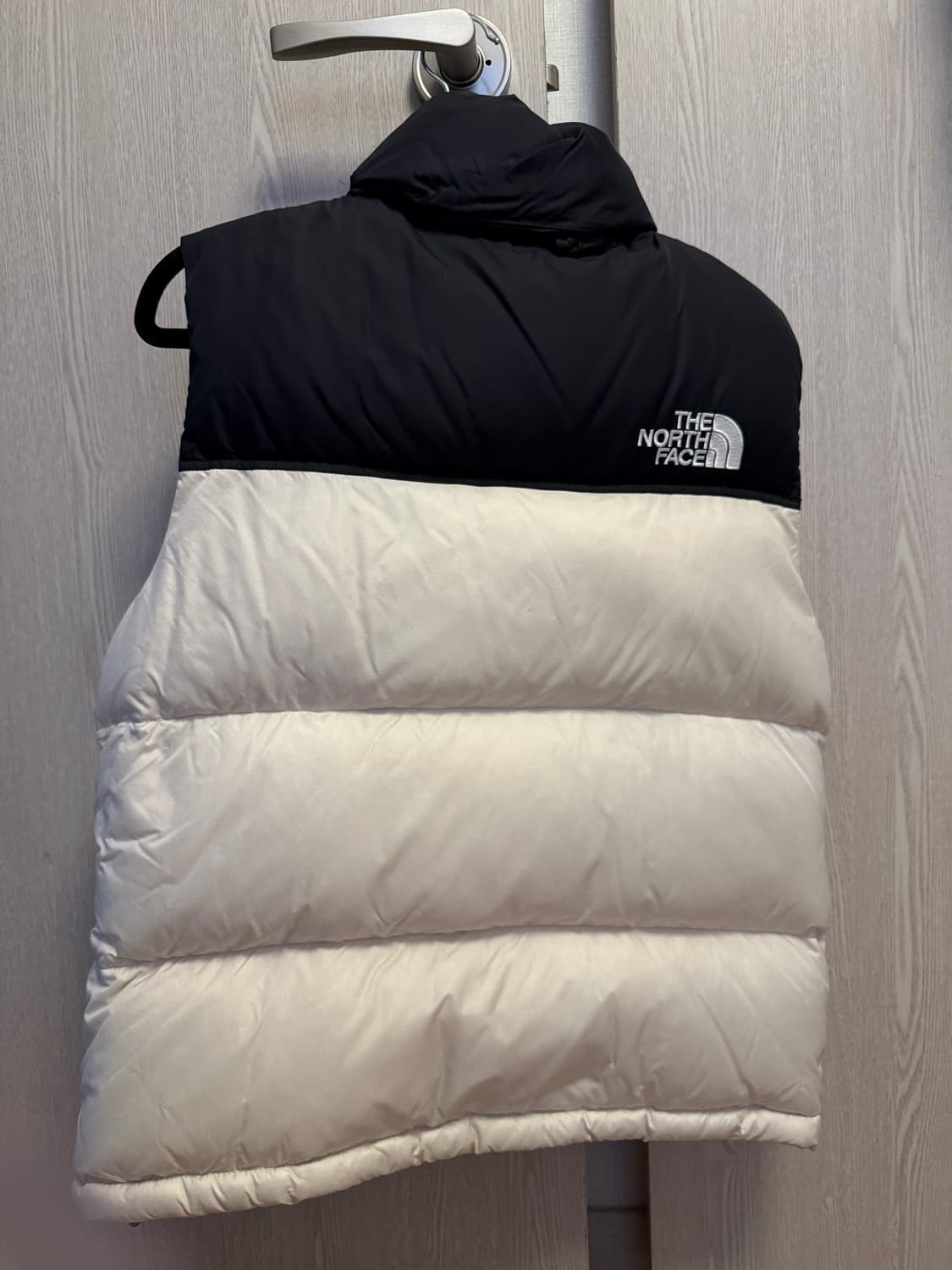 노스페이스 눕시 패딩 조끼 크림 상품이미지2