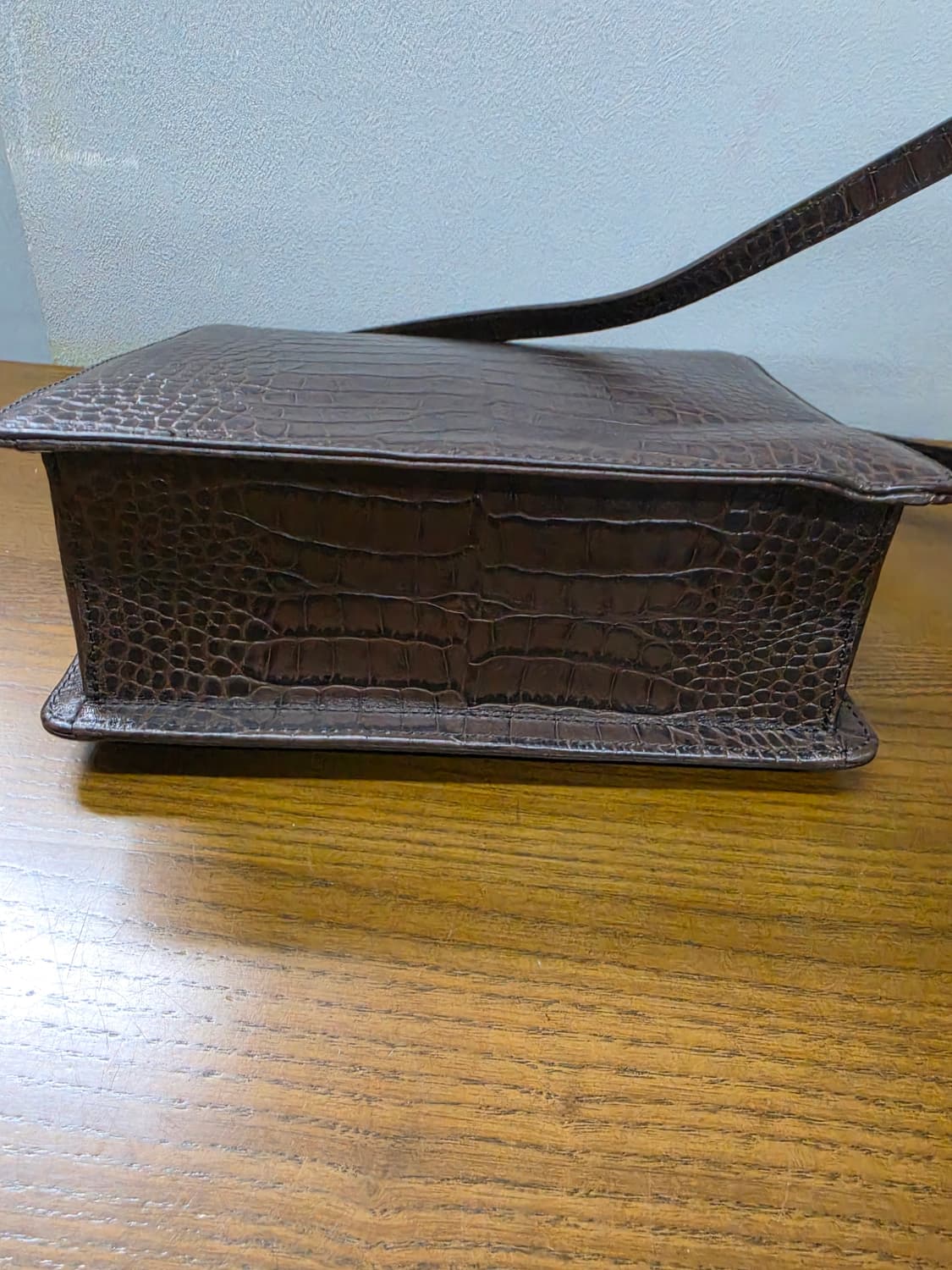 로서울 악어패턴 브라운 가죽 크로스백 상품이미지7