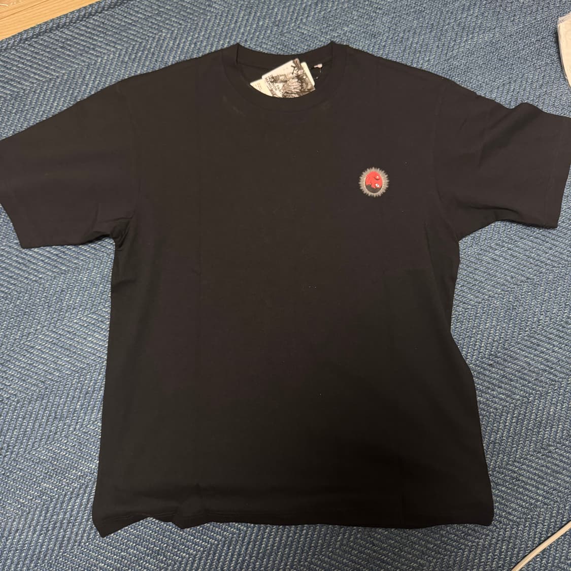 (새상품)유니클로 베르세르크 반팔 화이트 블랙 m,l가츠,그리피스,페무토 상품이미지4