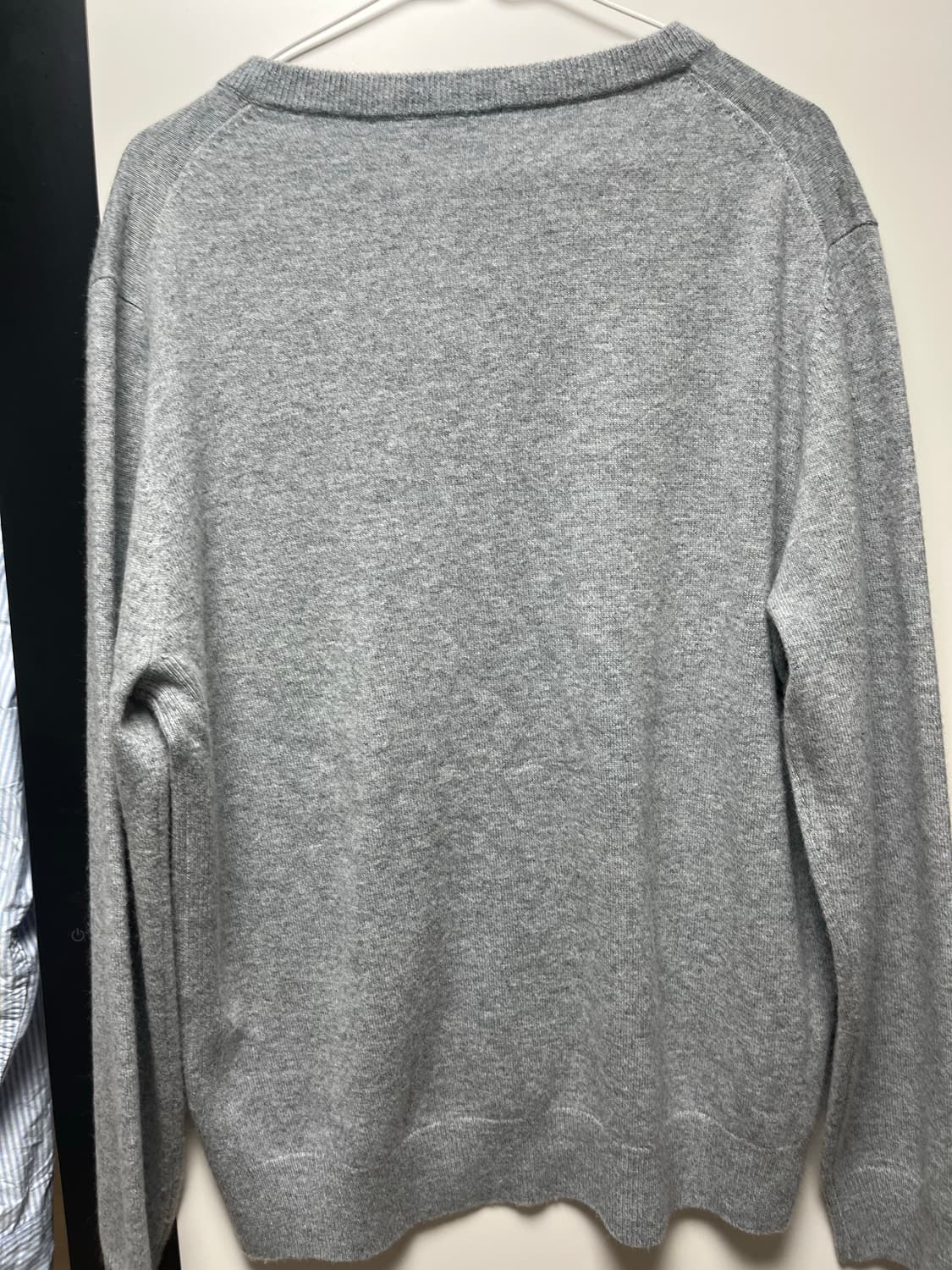 제이리움 캐시미어 브이넥 니트 상품이미지4