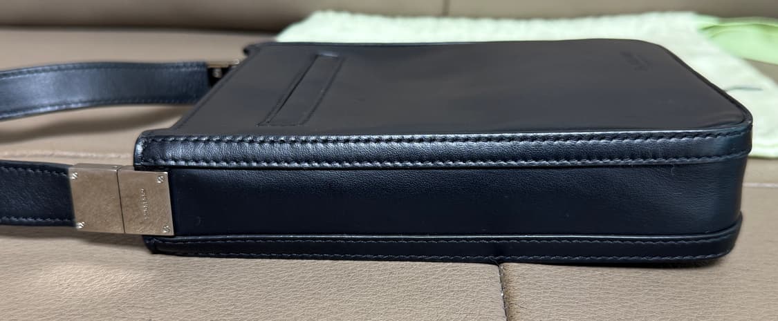 버버리 올림피아 카프스킨 크로스백 블랙 상품이미지5