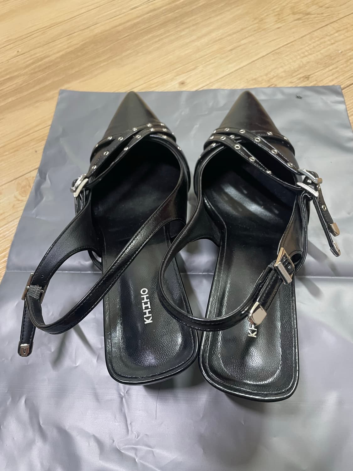 기호 BELTED SLINGBACK / BLACK 상품이미지2