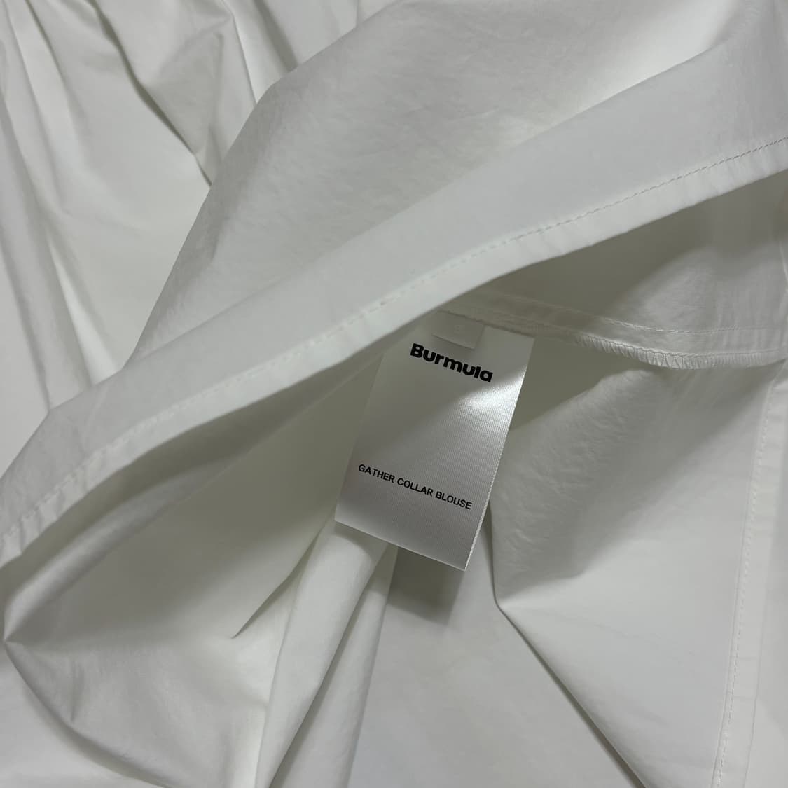 버뮬라 GATHER 칼라 블라우스 (새상품) 상품이미지5