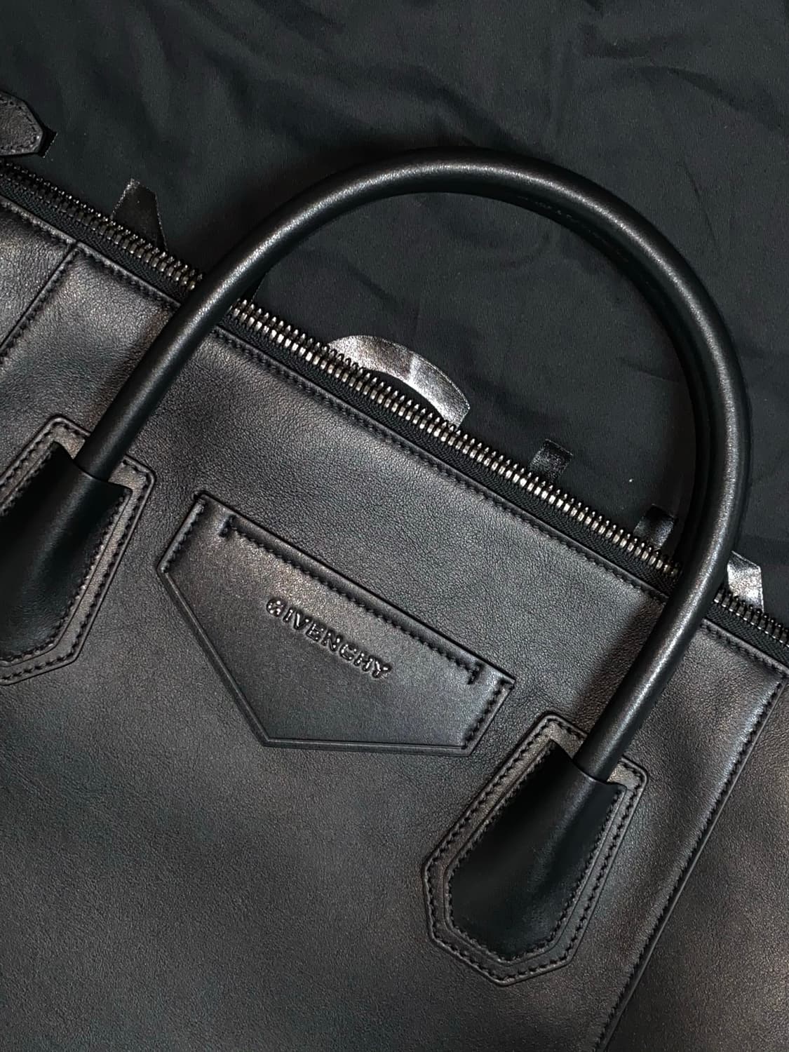 (정품)지방시  안티고나 소프트 토트백 상품이미지2