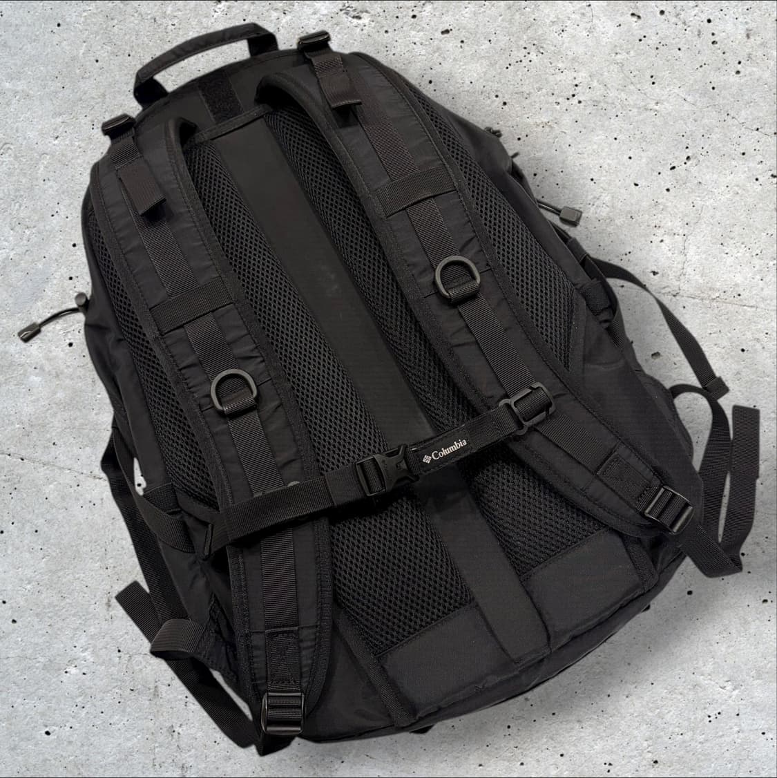 컬럼비아 블랙 배낭 Blackstone Cove Lake 30L 백팩 상품이미지2