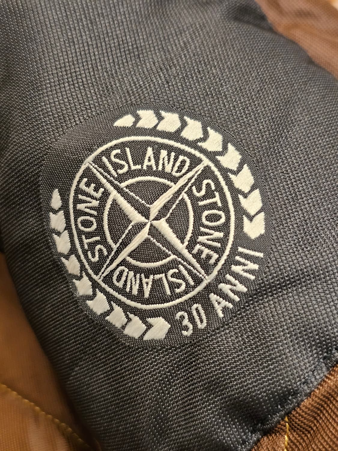 스톤아일랜드 30주년 무솔라고마타 후드 자켓 상품이미지7