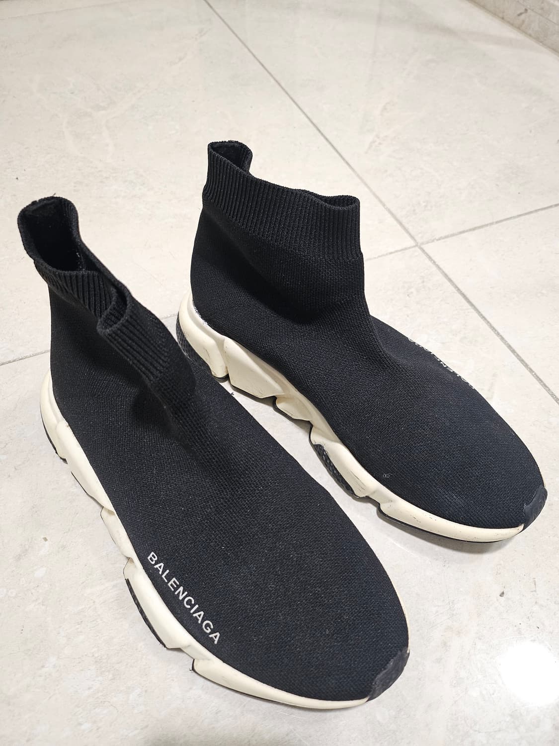 발렌시아가  상품이미지3