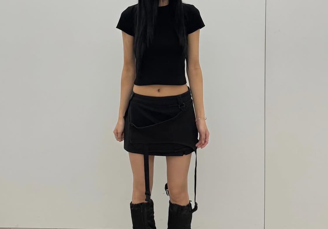 쓰리투에이티 BACK CUT-OUT PANEL TEE BLACK 상품이미지3