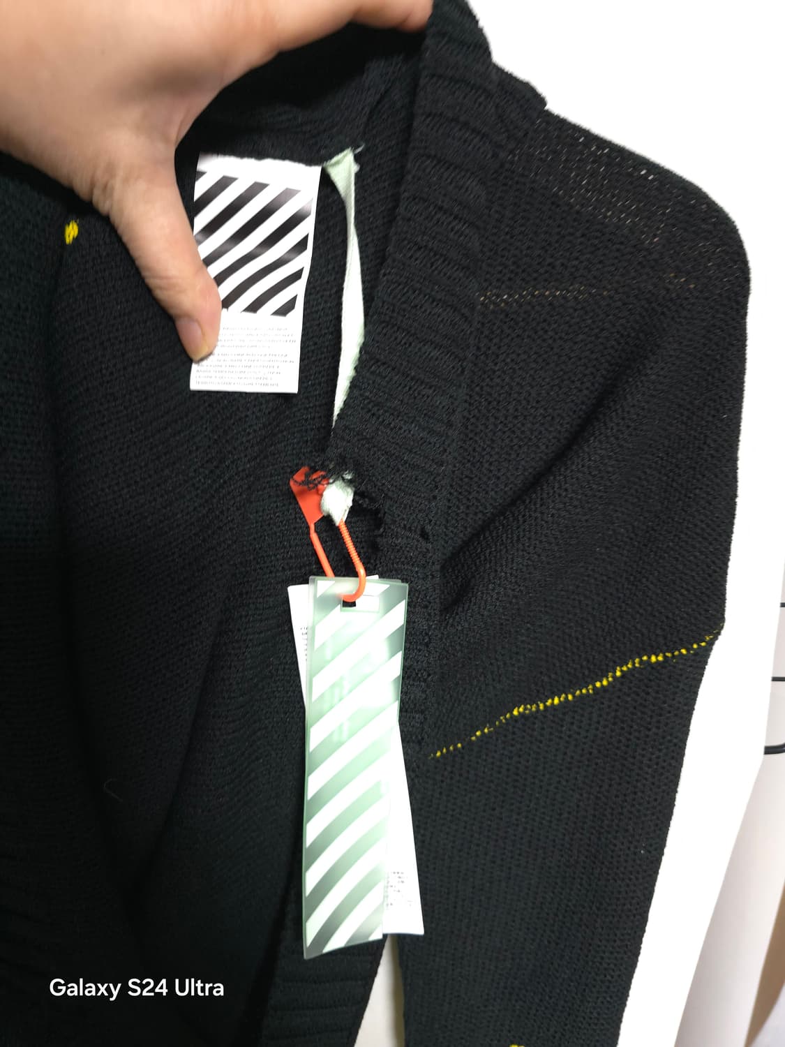 오프화이트 블랙 그런지 니트 XS ✨️정품 새상품✨️
 상품이미지5