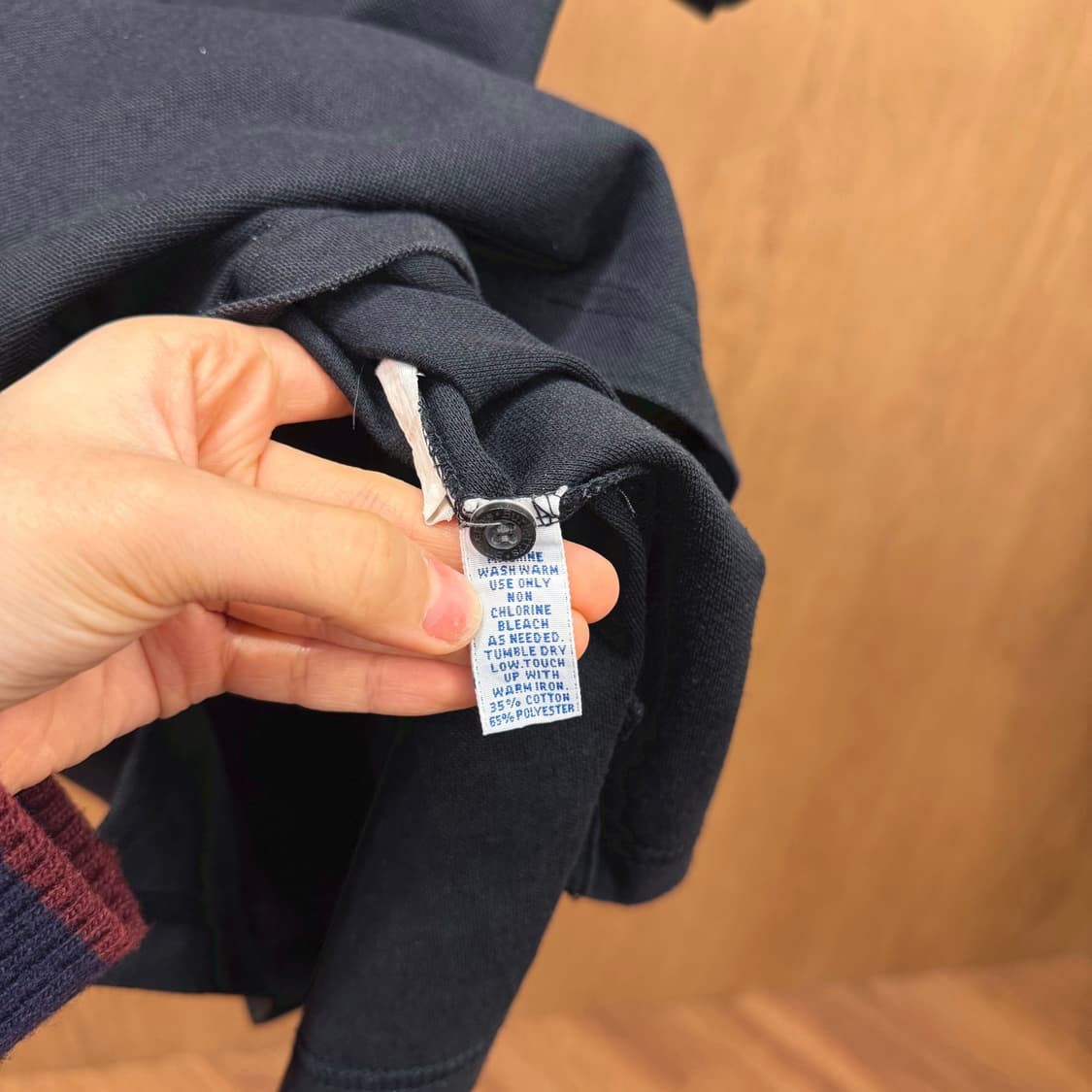 버버리 PK 반팔 티셔츠 네이비 체크 카라 배색 크레스트 자수 로고 블랙 상품이미지7