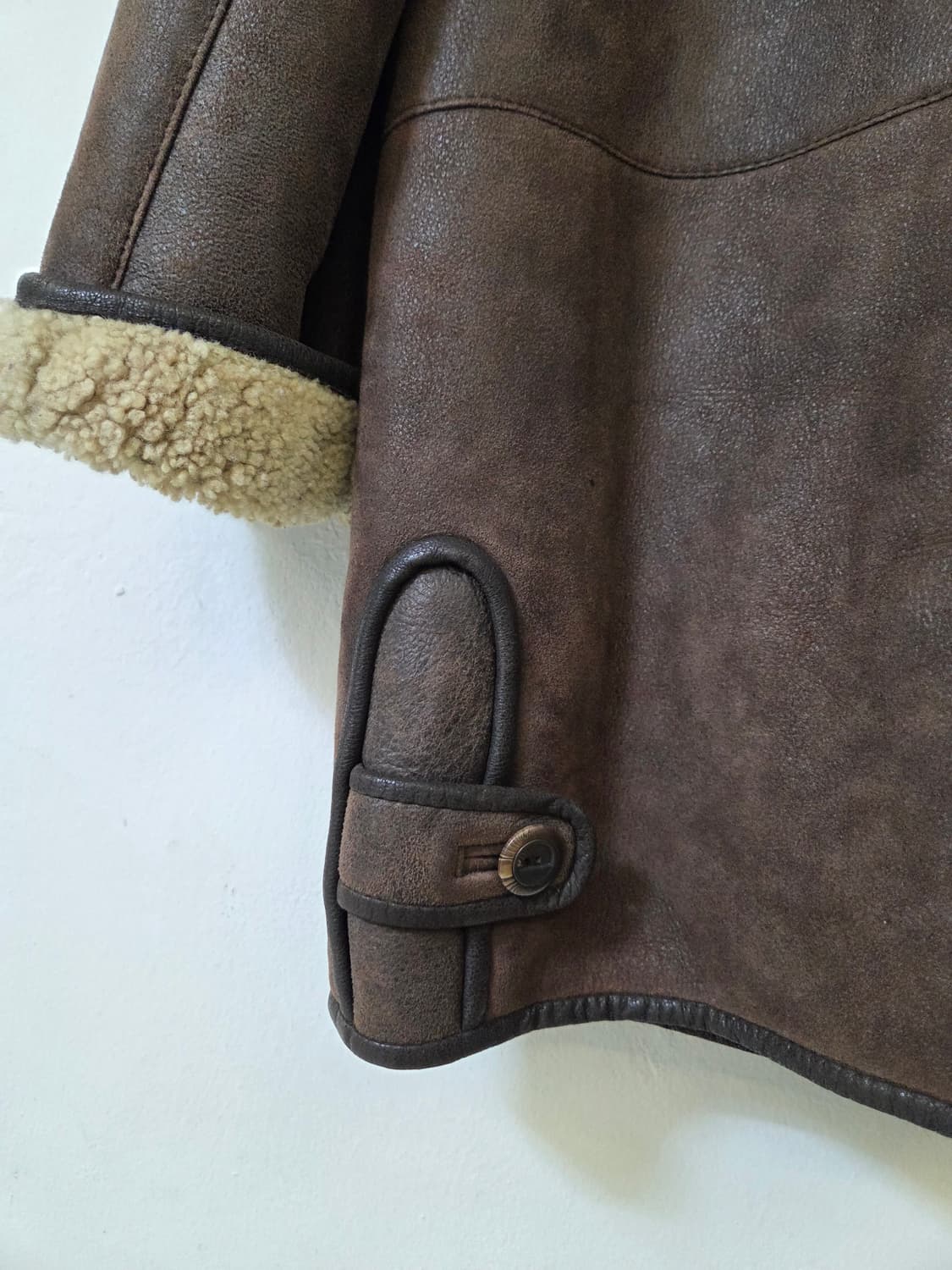 양가죽과 양털로 만들어진 무스탕 자켓 상품이미지5