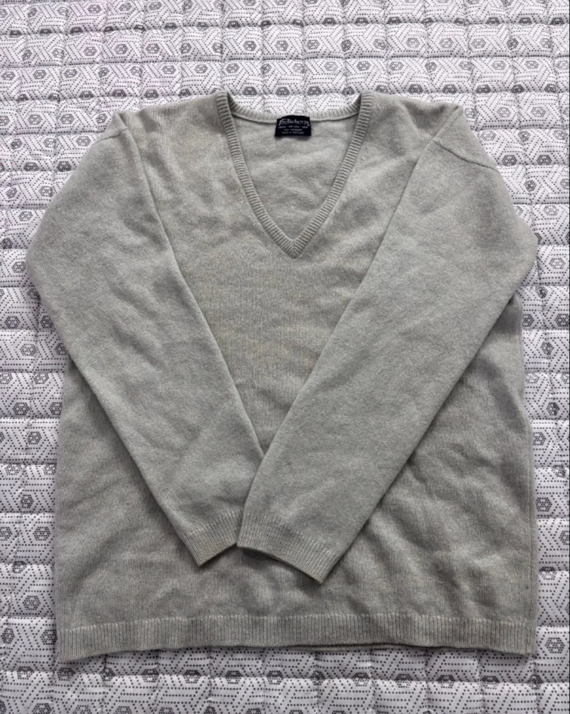 버버리 캐시미어 V넥 니트 66 상품이미지1