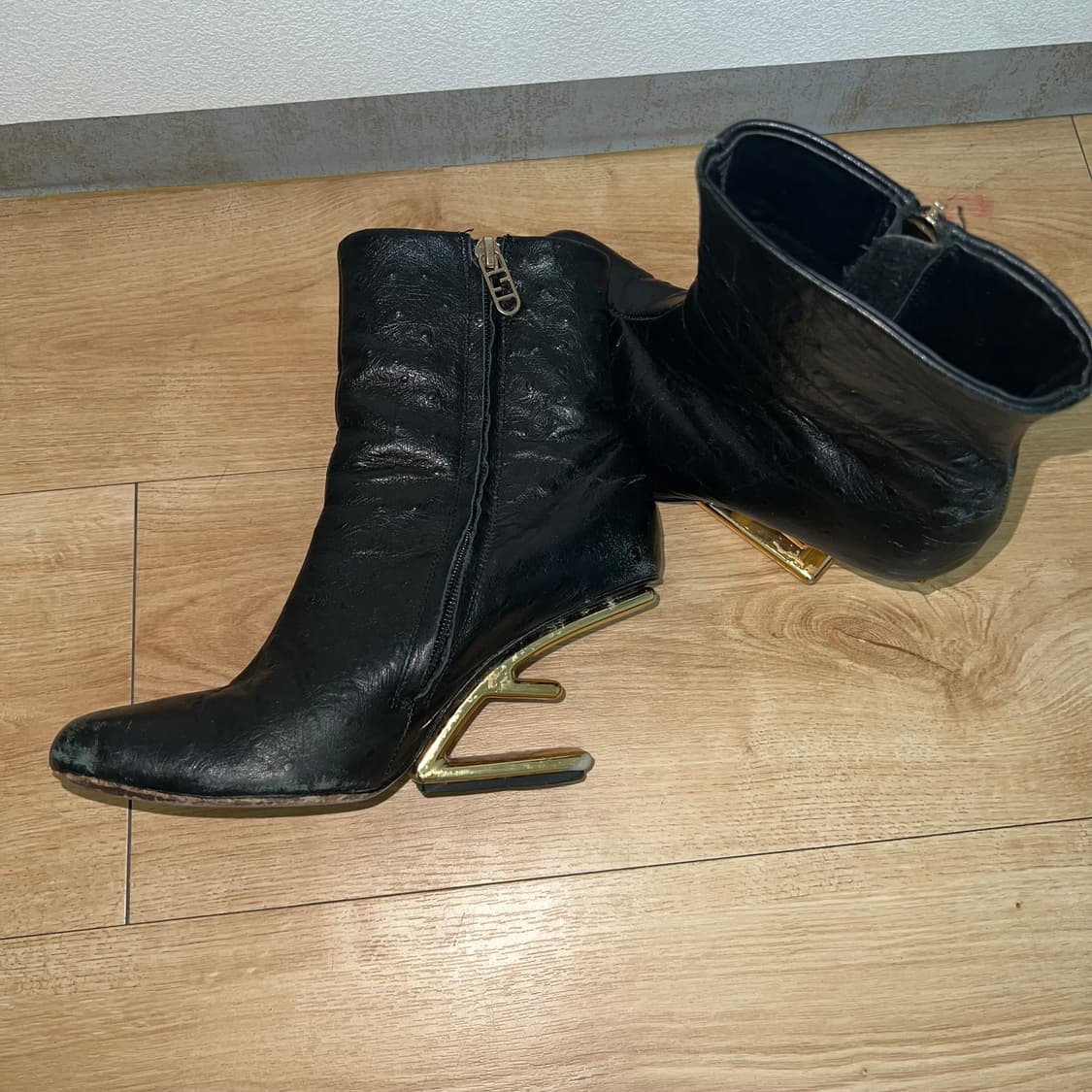 Fendi metal high ankle boots 상품이미지2