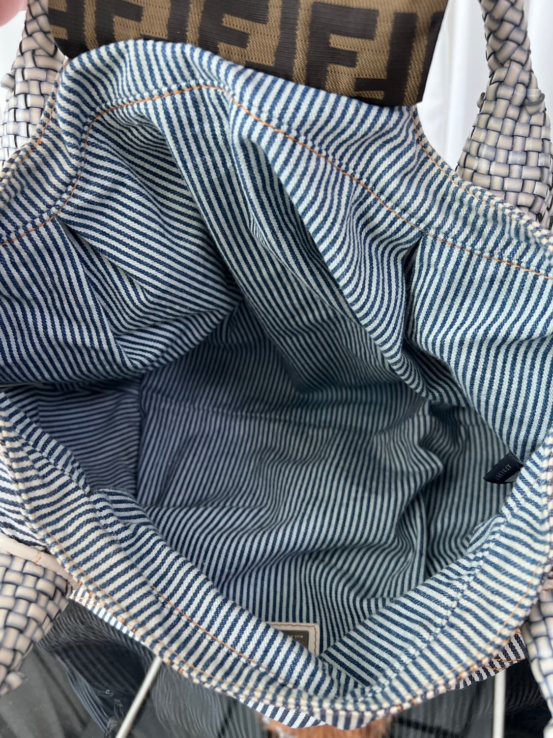 펜디 스파이 데님 스트라이프 숄더백 상품이미지8