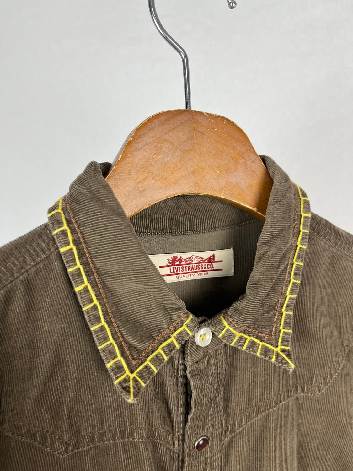 Levi's 골덴 자수 디테일 셔츠  상품이미지3