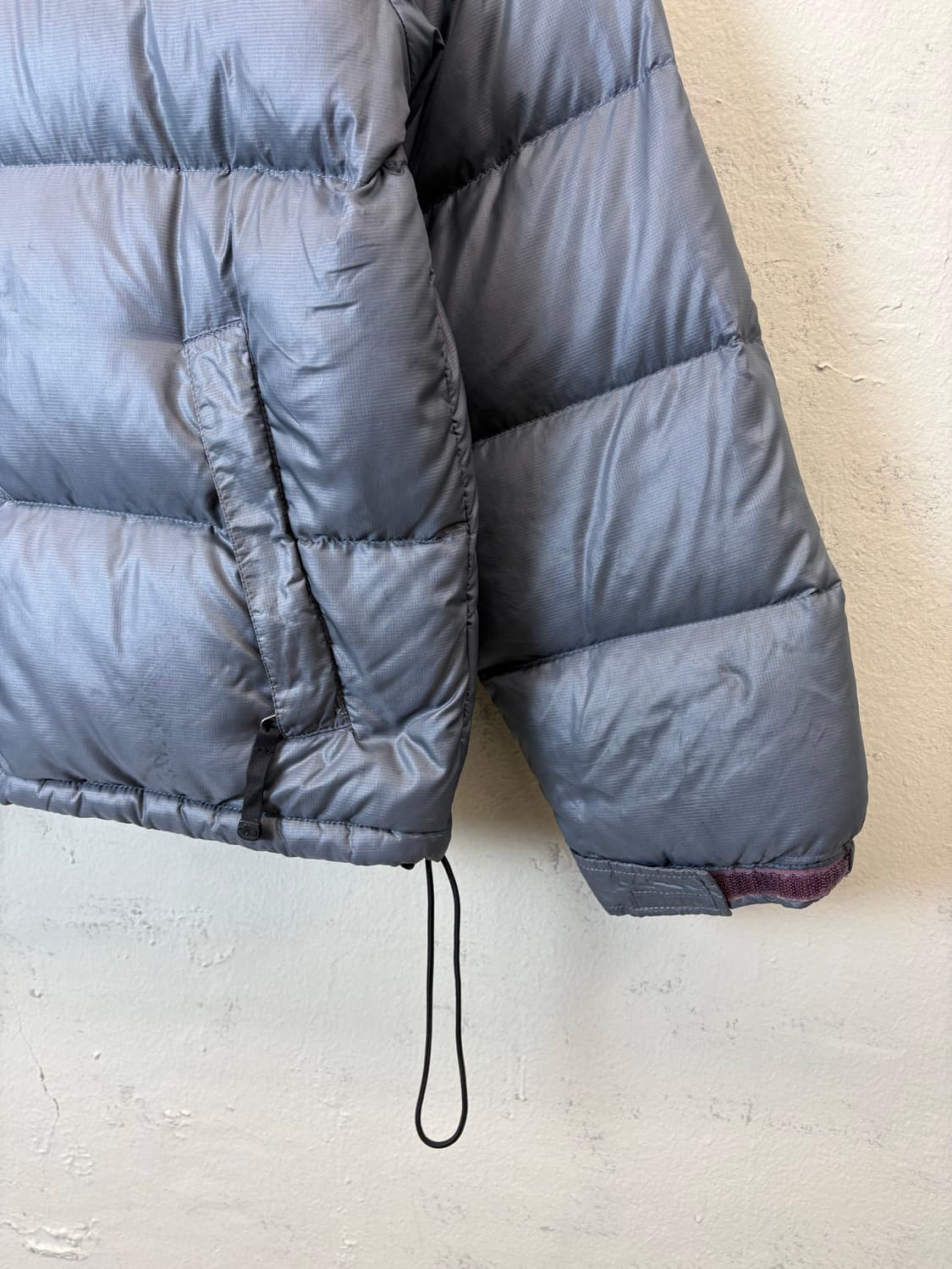 노스페이스 구형 눕시 패딩 그레이 상품이미지5