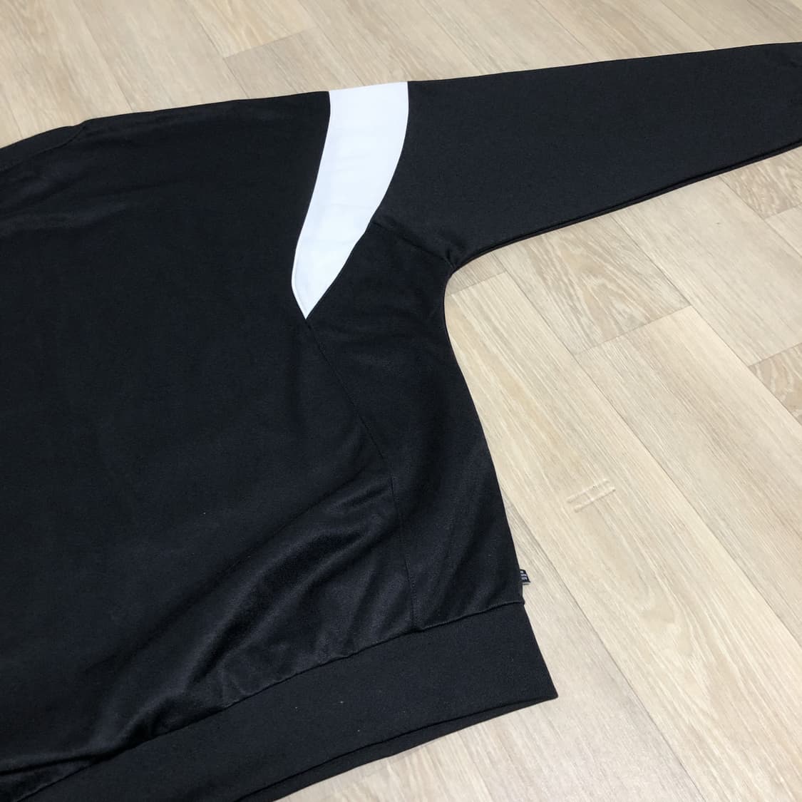 (오버핏 M) 아디다스 adidas 커트라인 져지 맨투맨 블랙 상품이미지7