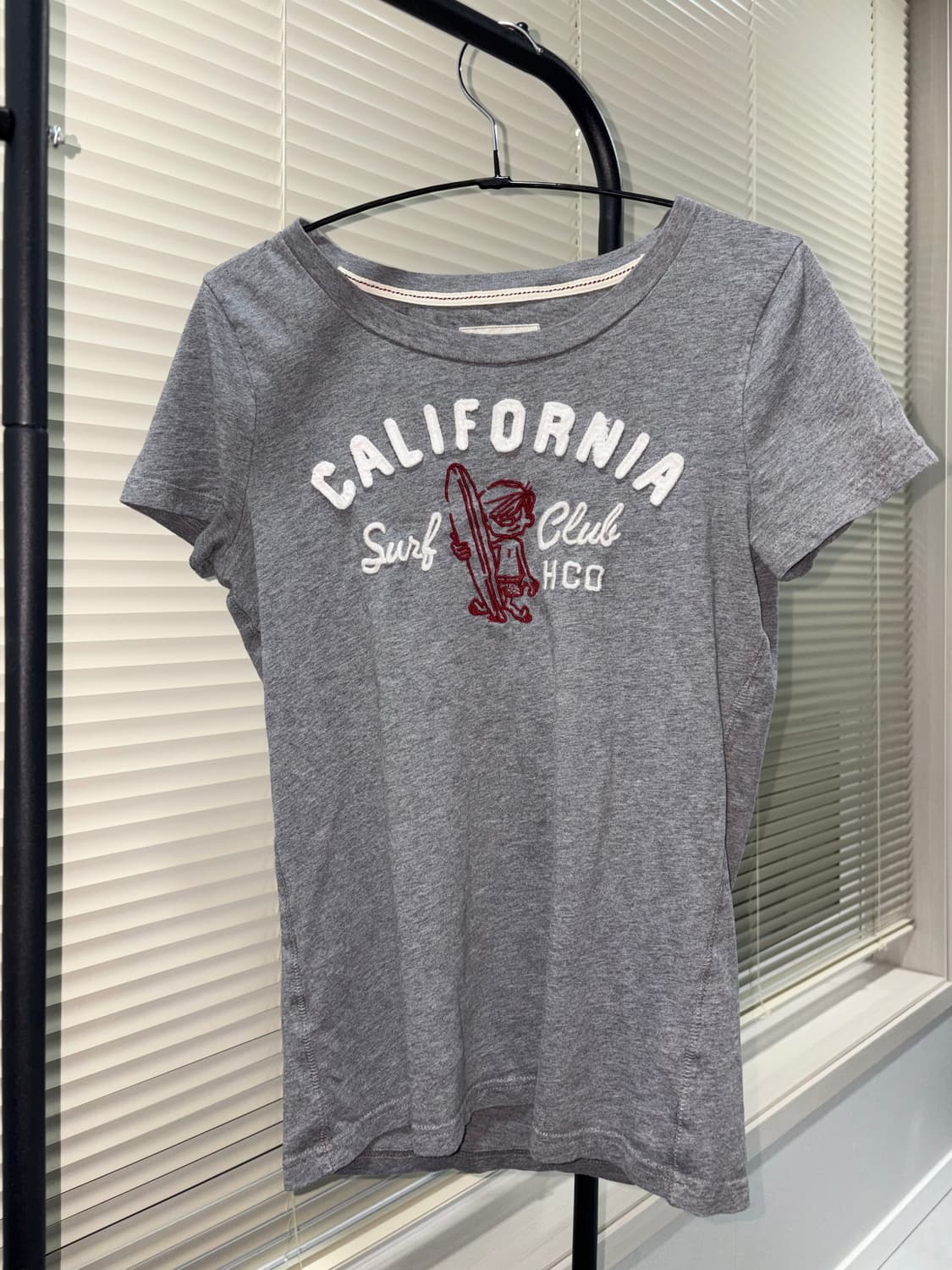     Hollister Surf Club Logo Tee 상품이미지1