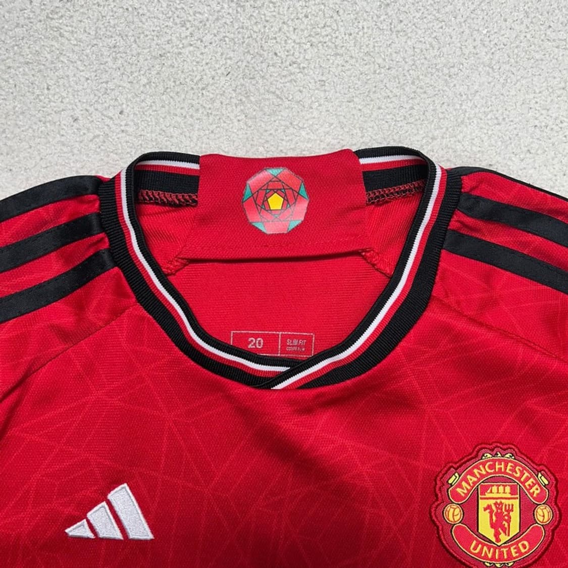 아디다스 키즈 맨체스터 유나이티드 23/24 홈 유니폼 20 상품이미지3
