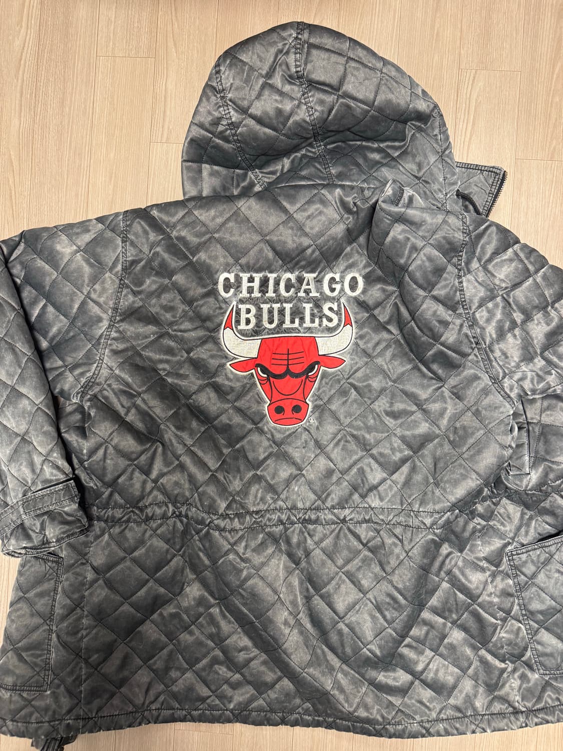 90s nutmeg 시카고 불스 퀄팅코트 상품이미지2