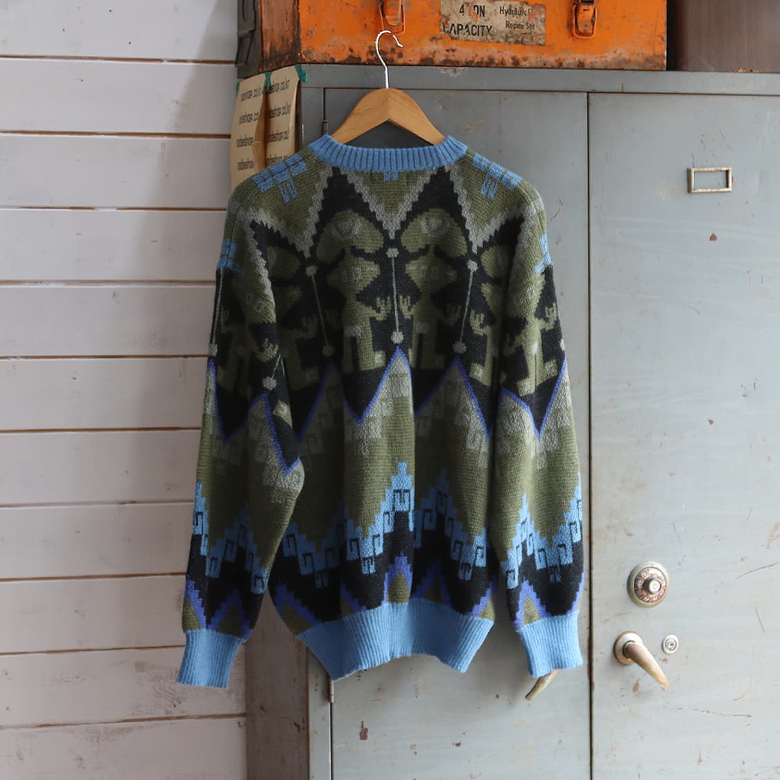 (착용컷) TOP KNIT 알파카 패턴 니트 (105) 상품이미지4