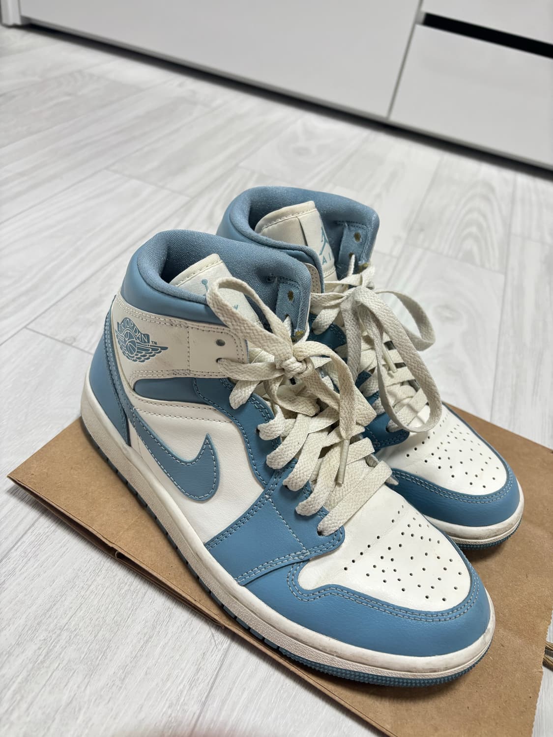 나이키 조던 1 미드 세일 앤 원 블루 운동화 상품이미지2