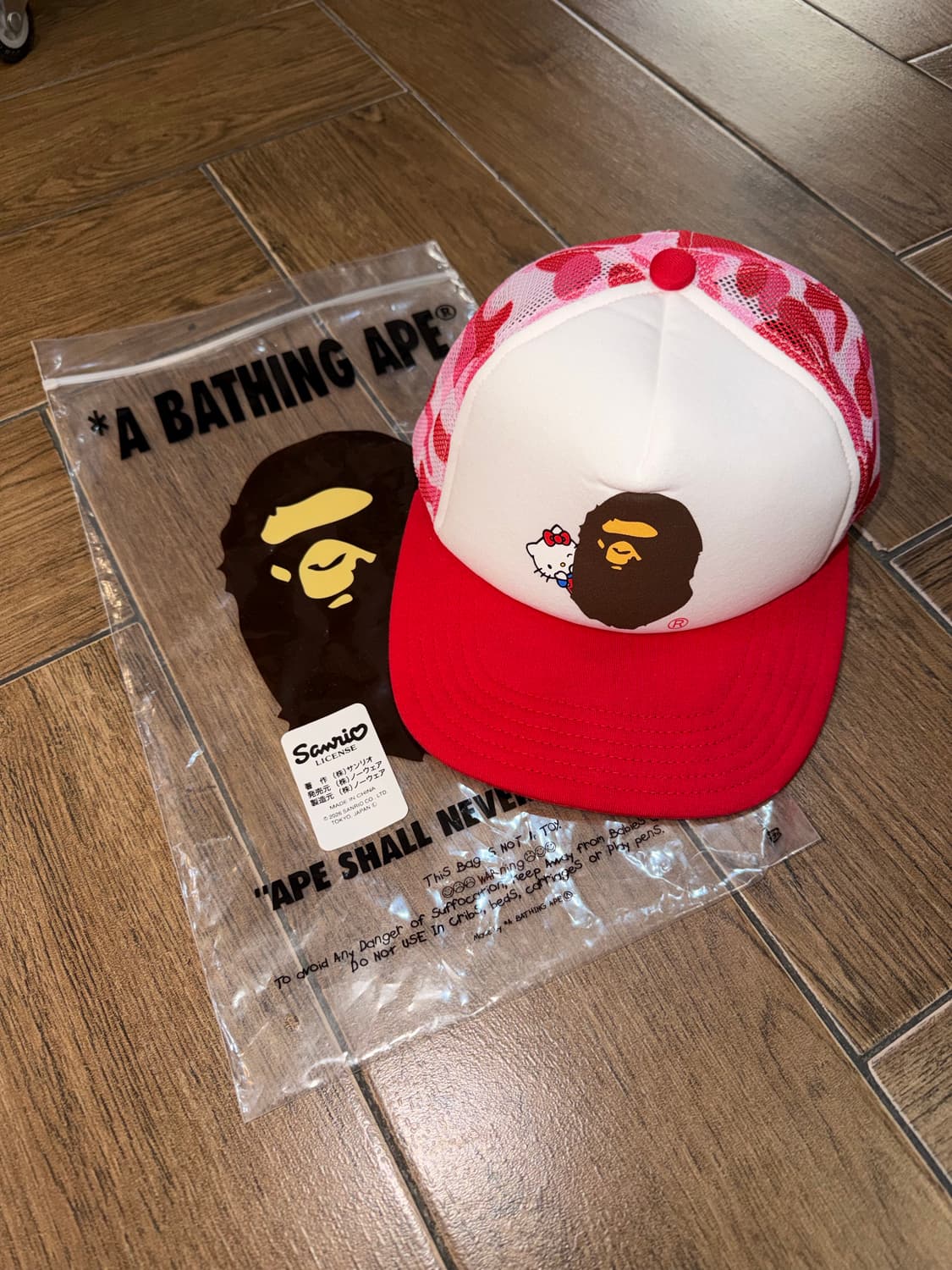 Bape X Sanrio Hello Kitty Cap ( 새상품 )  상품이미지7
