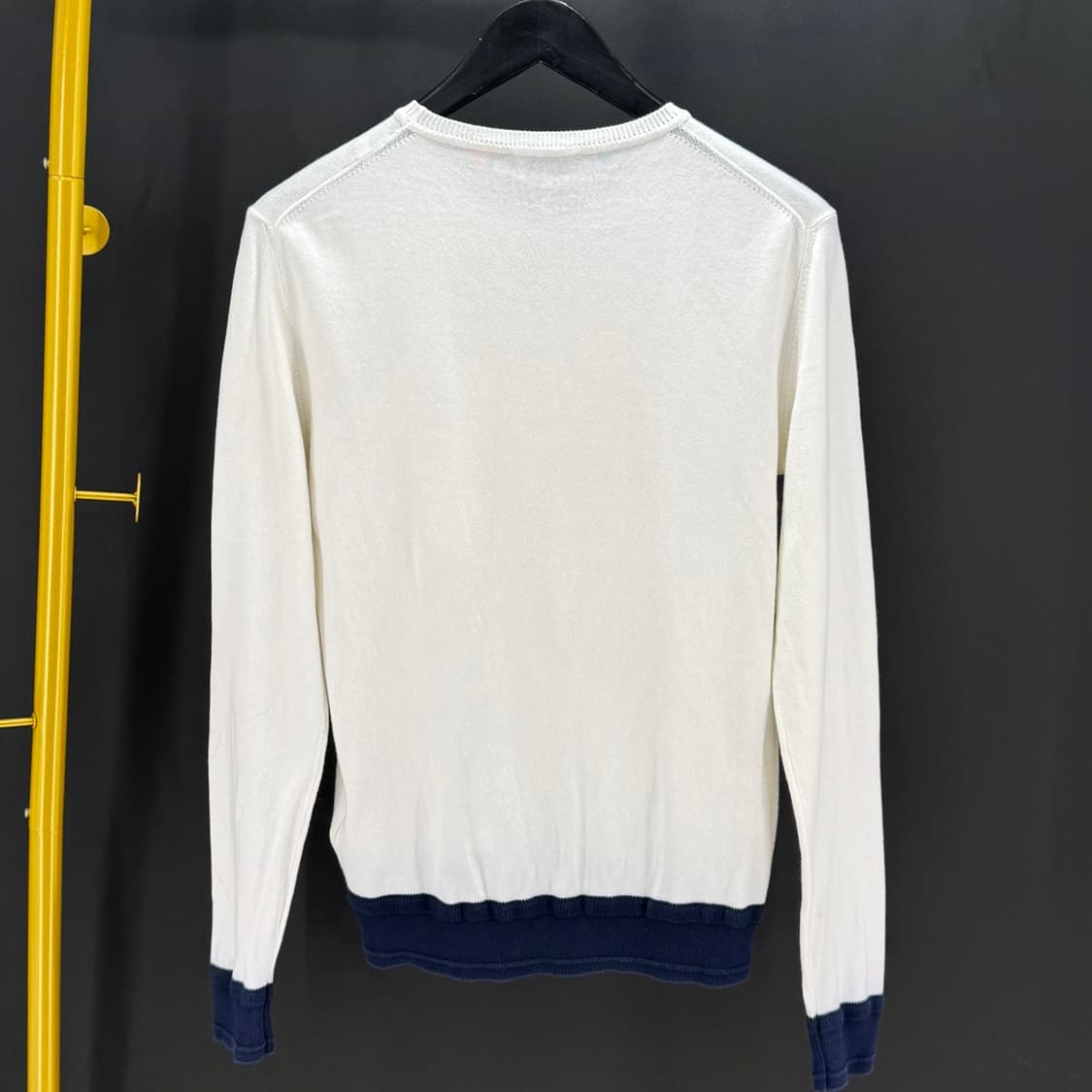 [S사이즈] 몽클레어 로고 긴팔 니트 상품이미지3