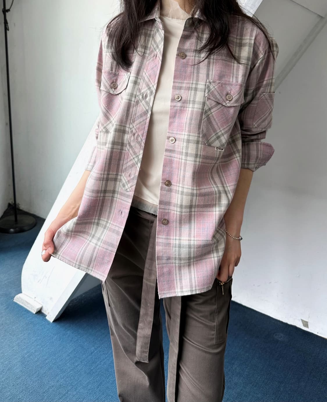 Stretched fabric design neck half sleeve 상품이미지8