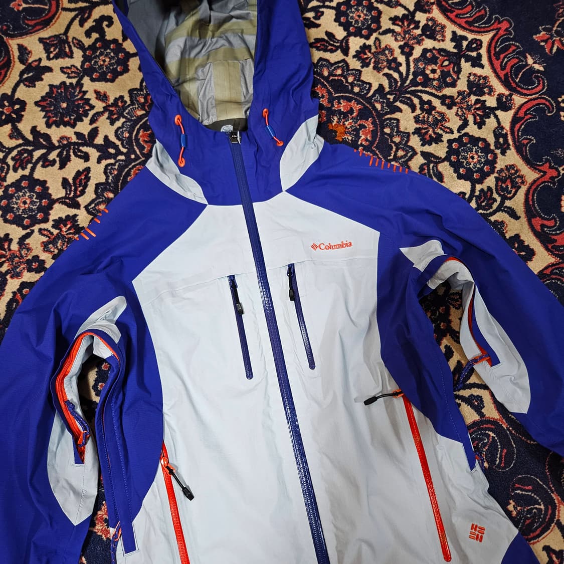 컬럼비아 고어텍스 옴니 드라이 바람막이 자켓
XS size 상품이미지2