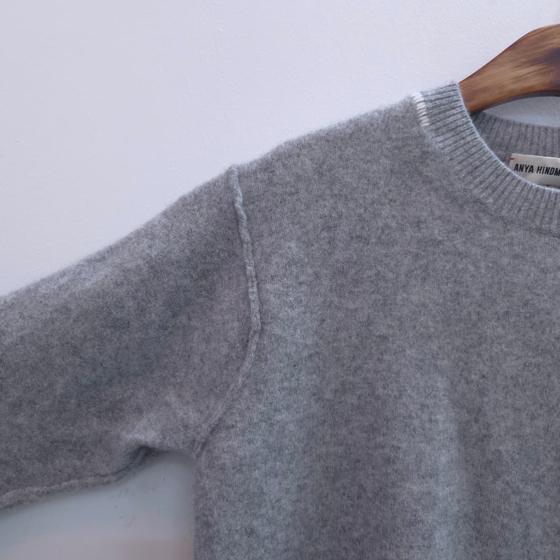 UNIQLO x ANYA HINDMARCH 콜라보 니트 상품이미지4