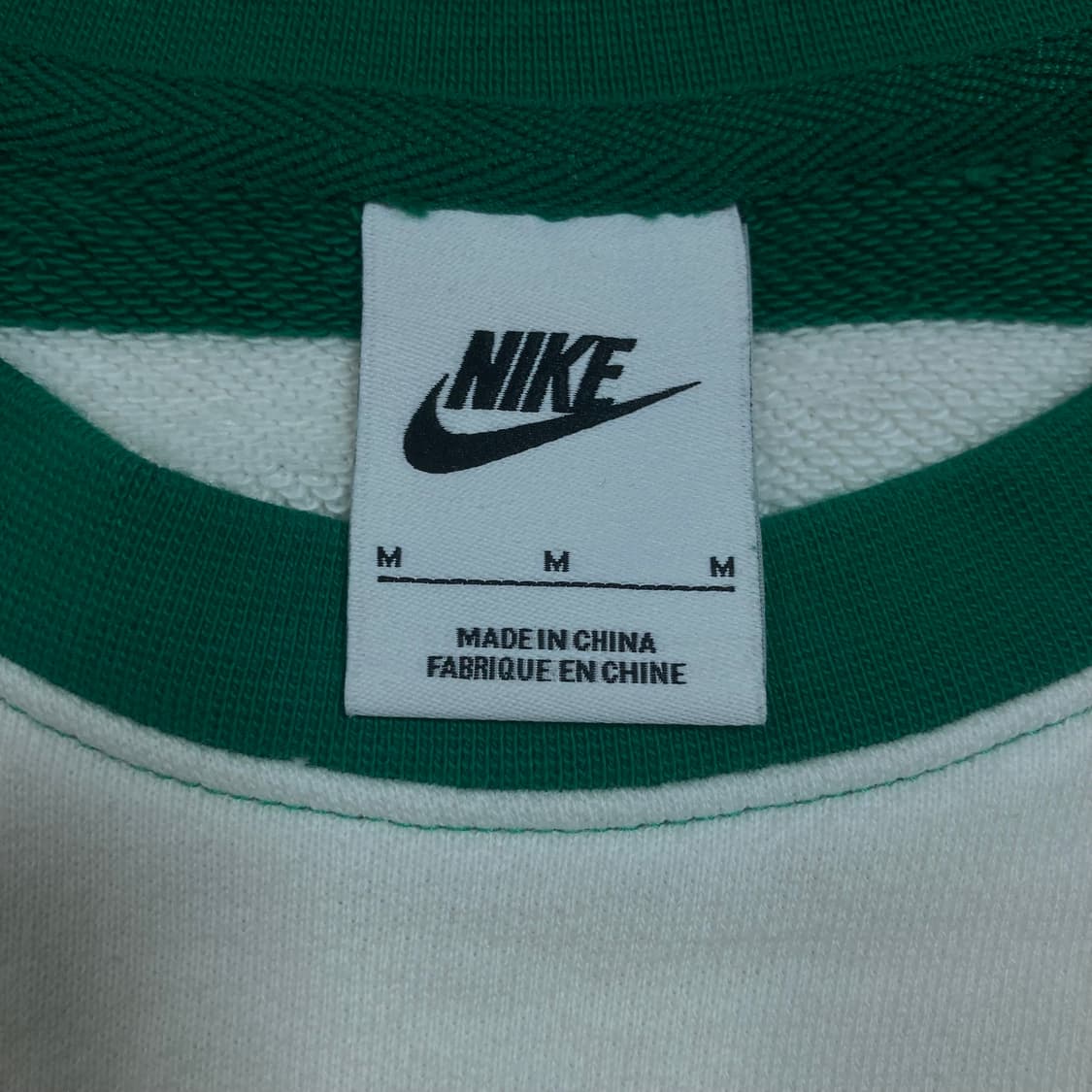 나이키 퓨추라 스몰 로고 단가라 믹스 컬러 맨투맨 상품이미지3