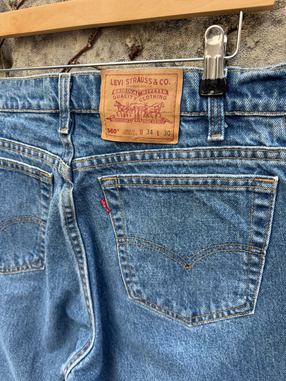 90s 리바이스 빈티지 560 루즈 테이퍼드핏 워싱 데님 팬츠 상품이미지5