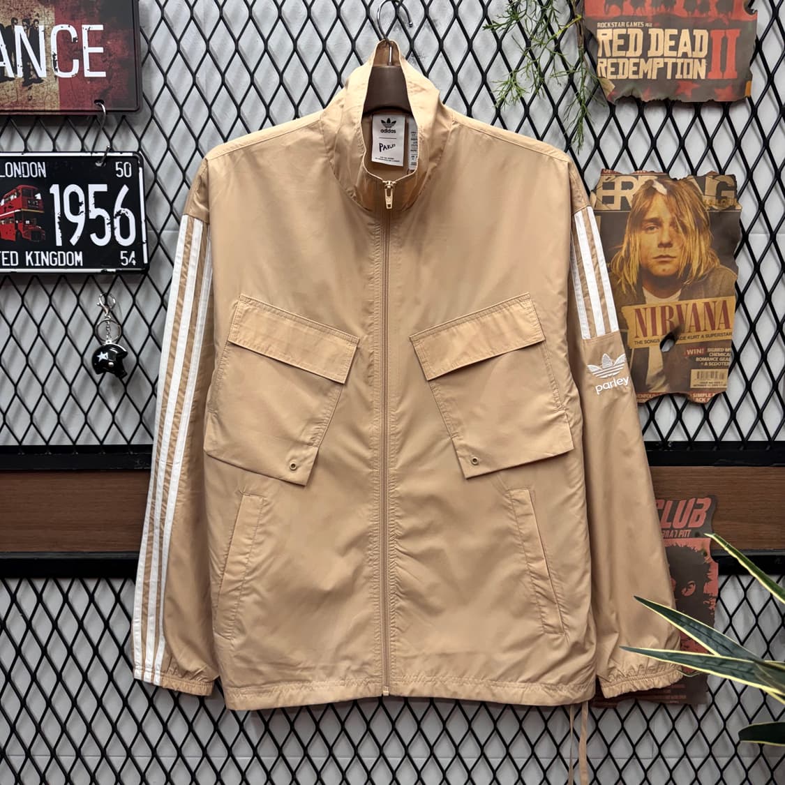 아디다스 팔리 나일론 트랙 자켓 전면 투포켓 포인트 베이지 상품이미지1