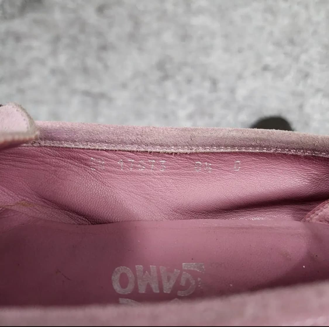 페라가모 스웨이드 로퍼 8.5 상품이미지10