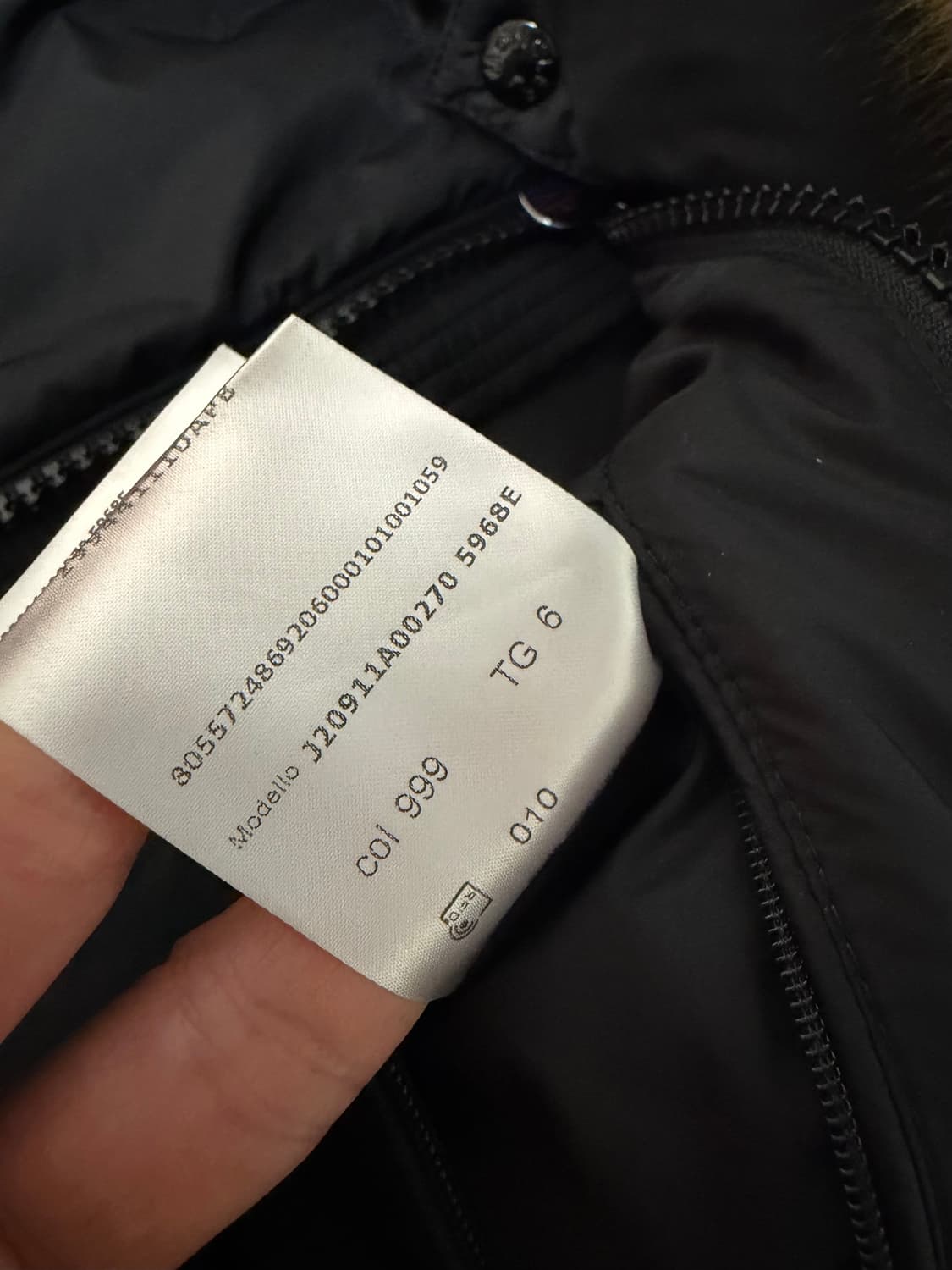 24FW 몽클레어 마야프 패딩 블랙 6사이즈 정품 크림구매 상품이미지8