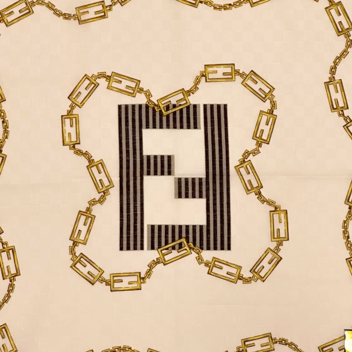 (새상품) fendi / 펜디 쁘띠스카프 손수건 상품이미지5