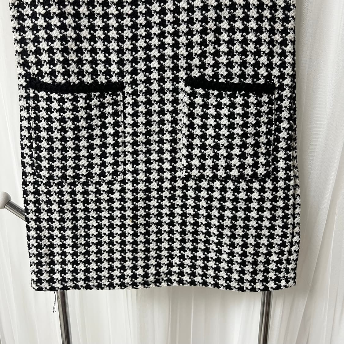 PLUVIA 백화점 퀄리티 하객룩 하운드투스 반팔 미니 원피스 상품이미지3