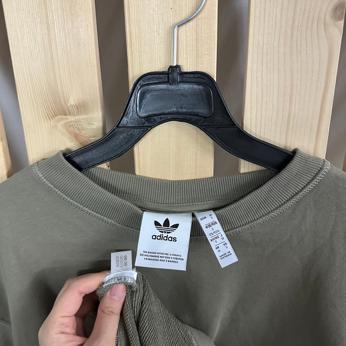 (L) 아디다스 카키 포켓 맨투맨 상품이미지5