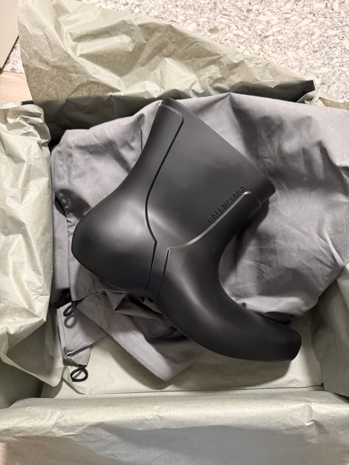 새상품 발렌시아가 엑스카베이터 러버 부츠 상품이미지1