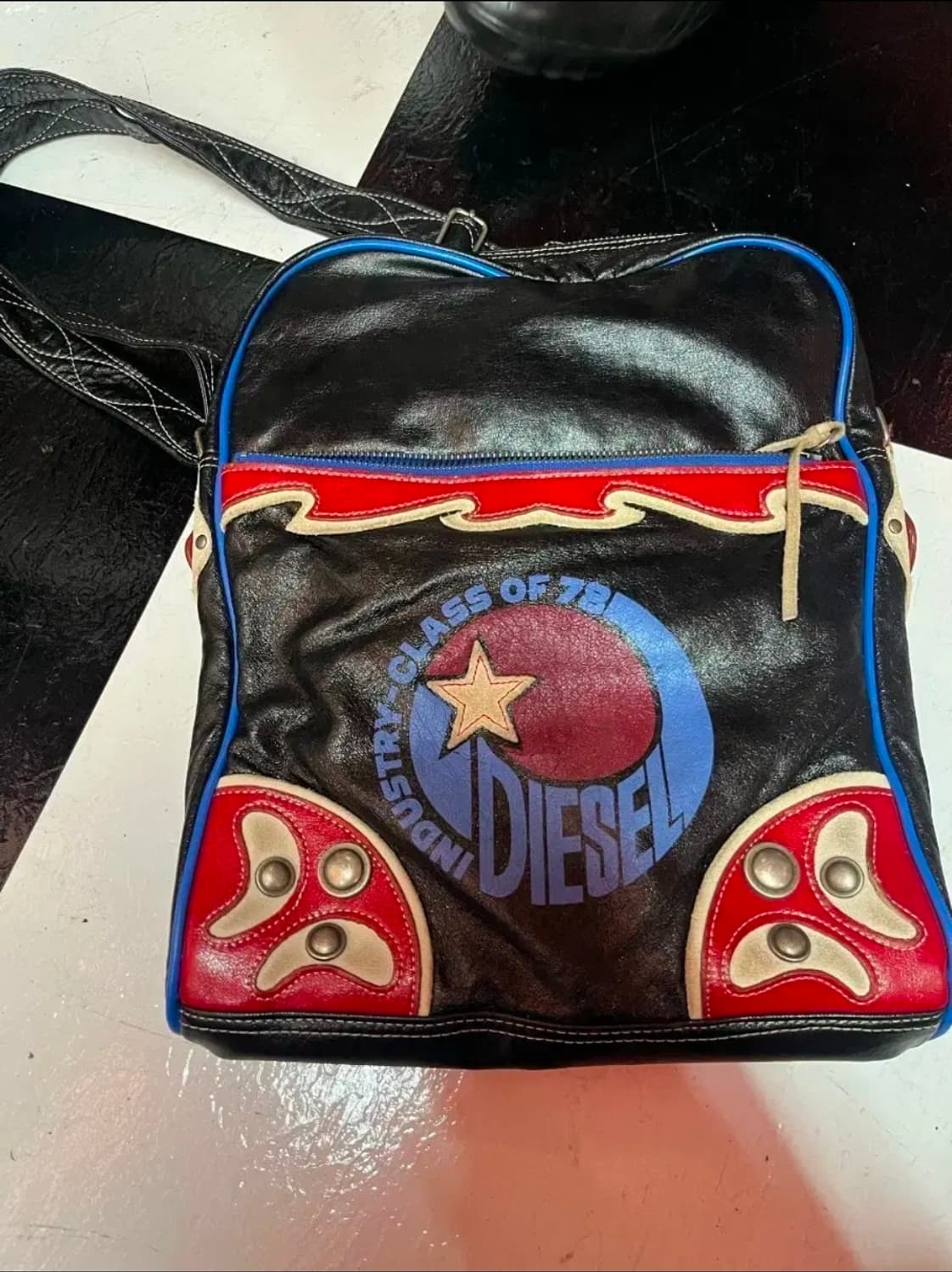 디젤 블랙 빈티지 크로스백 상품이미지1