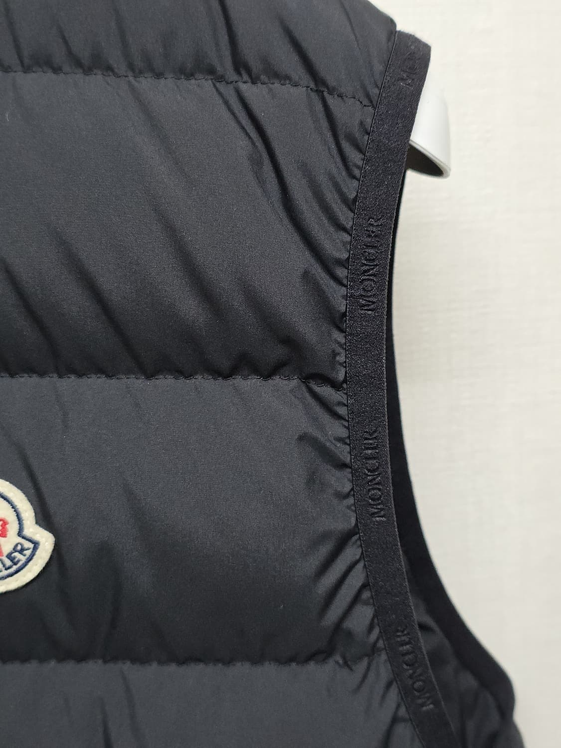 몽클레어 24fw 콘트린 다운 패딩 베스트 조끼 블랙 5(105~110) 상품이미지3