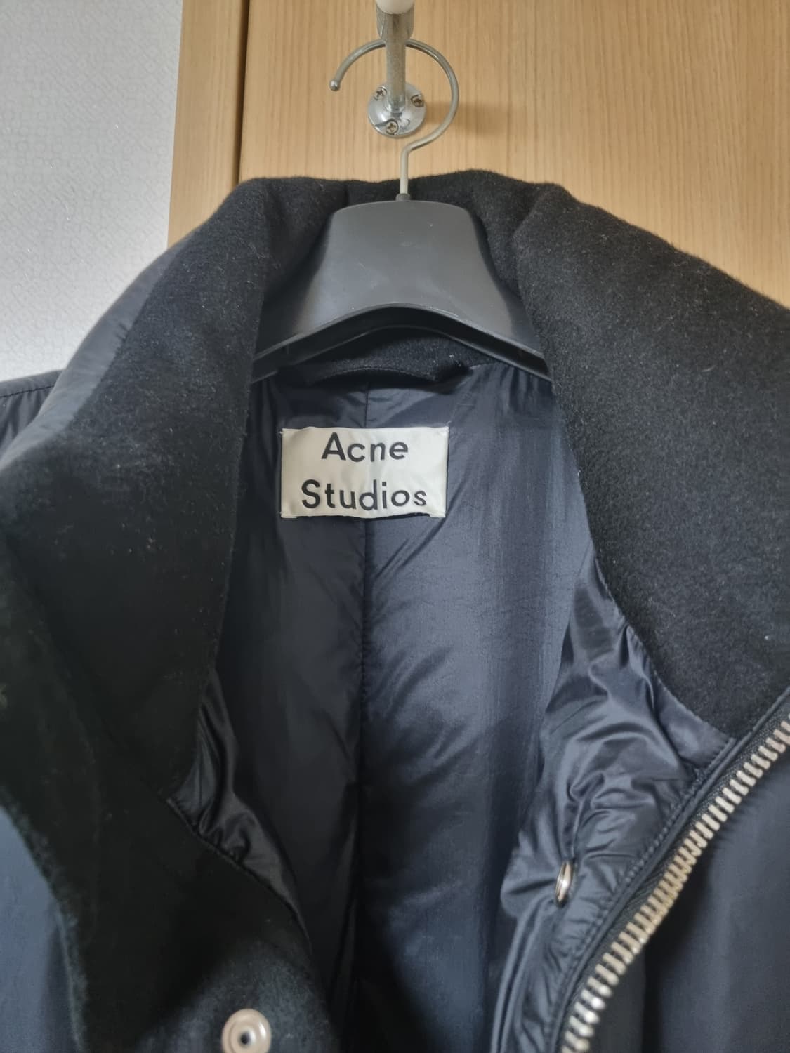 아크네스튜디오 패딩 블랙 48 상품이미지4