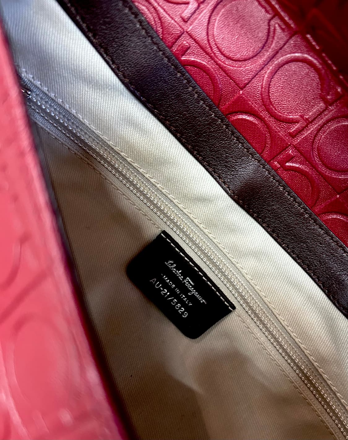 페라가모 간치니 패턴 숄더백 상품이미지9