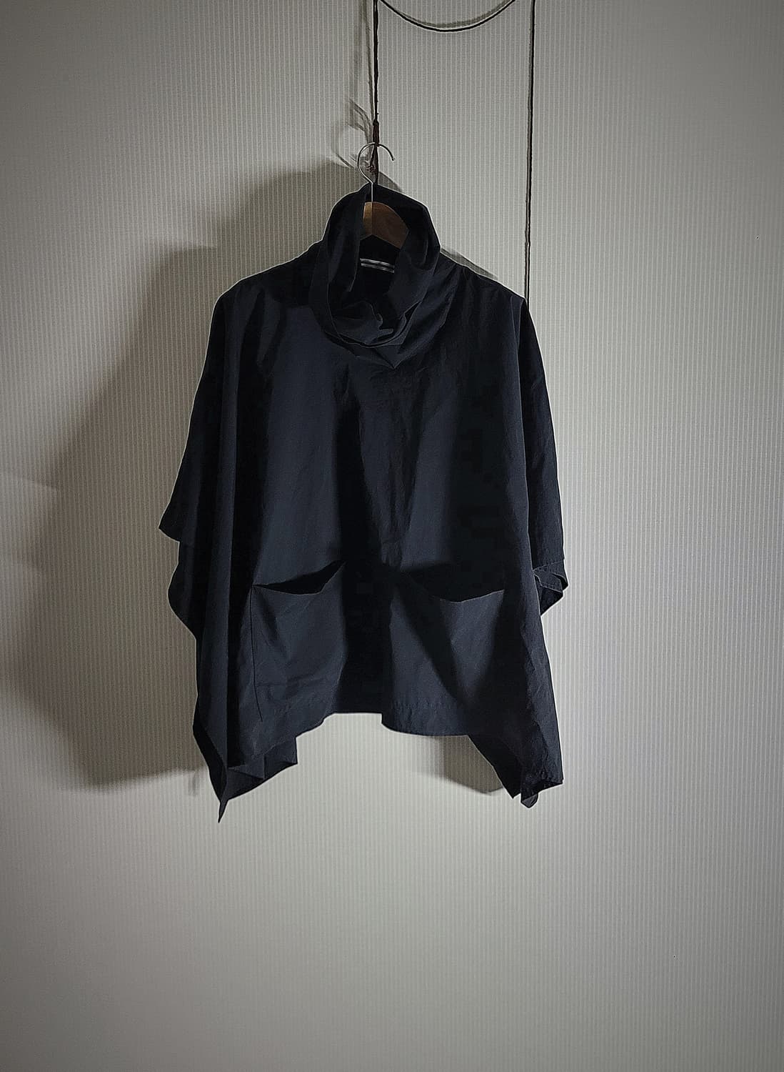 크리스타세야 투 포켓 판초 하이넥 상품이미지1