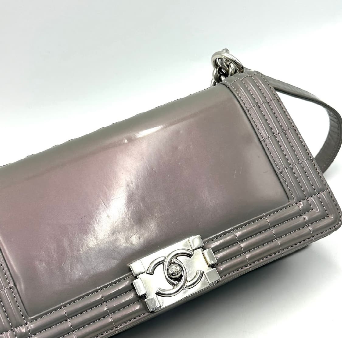 샤넬 보이백 은장 미듐 상품이미지2