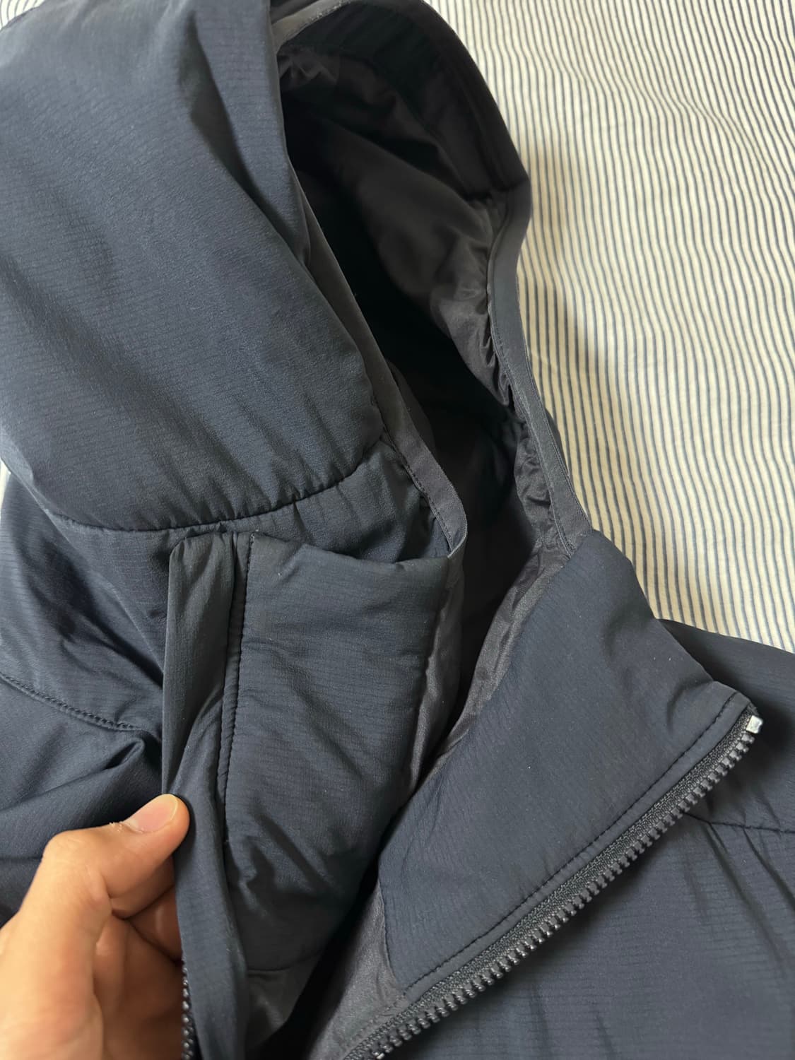 (SS급) 아크테릭스 아톰 후디 블랙 사파이어 상품이미지7